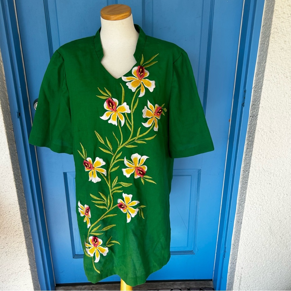 Vintage Short Sleeve Green Orchid Top